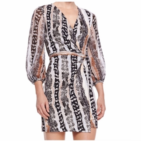 Diane Von Furstenberg Sigourney Silk Snake Print Short Wrap Dress Size 4 Women’s - Picture 1 of 14